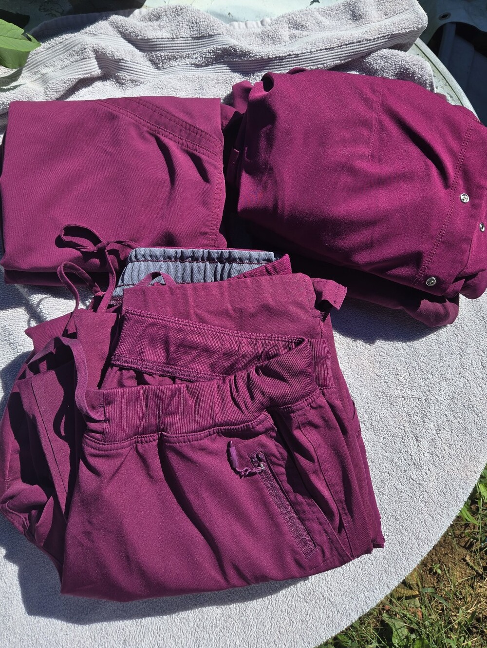 LOT WINE SCRUBS XL-2XL